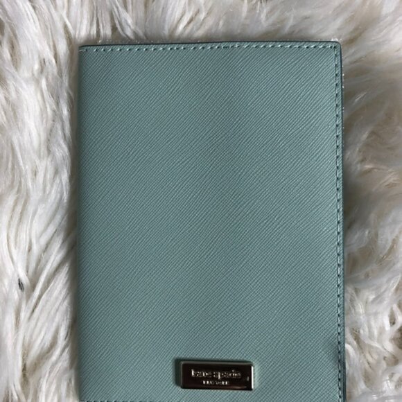 kate spade laurel way passport holder - Picture 3 of 15